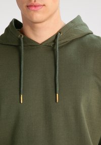 Urban Classics Felpa con cappuccio - olive
