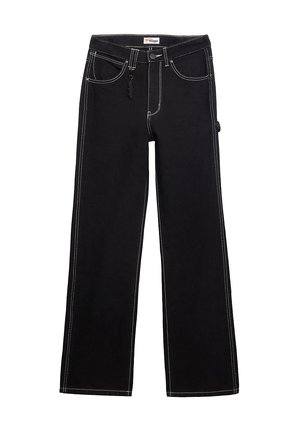 Jeans neri a gamba larga realizzati in denim, con cuciture bianche a contrasto, cinque tasche, chiusura con bottone e una patch con logo sulla vita.