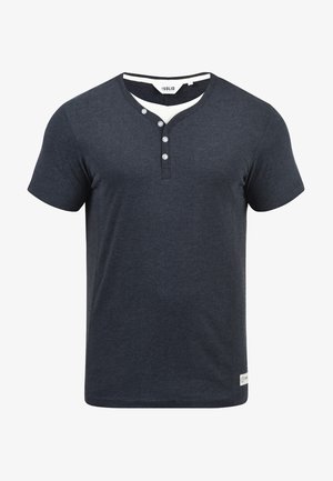 Dark blue short-sleeved t-shirt in a soft, cotton blend with a henley neckline and three buttons. Features a straight hem and a logo tag.