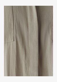 Ausgewählt, neutral