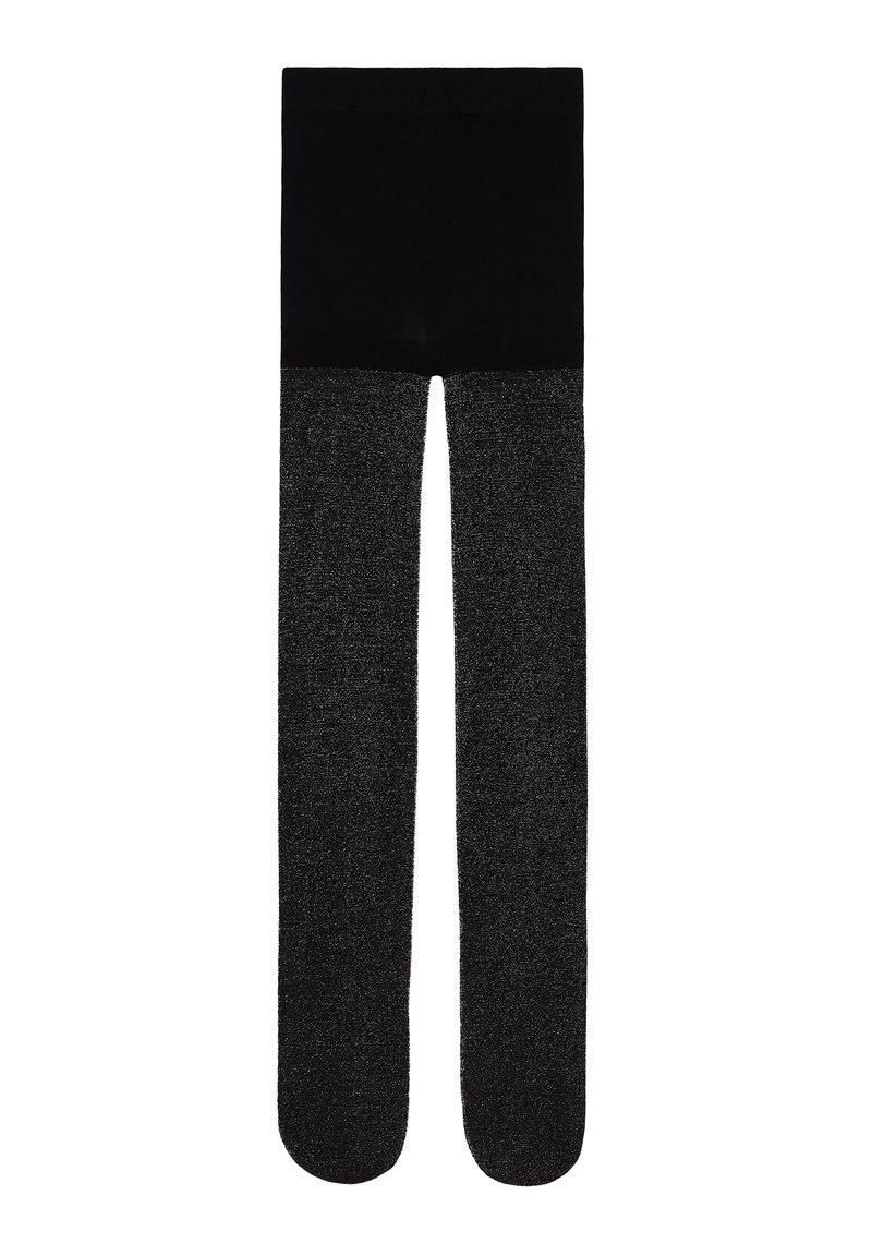 Czarne, nieprzezroczyste rajstopy z solidnym pasem i błyszczącą, teksturowaną nogawką, ułożone na płasko na białym tle.