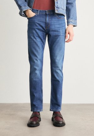 HUGO Slim fit jeans - medium blue