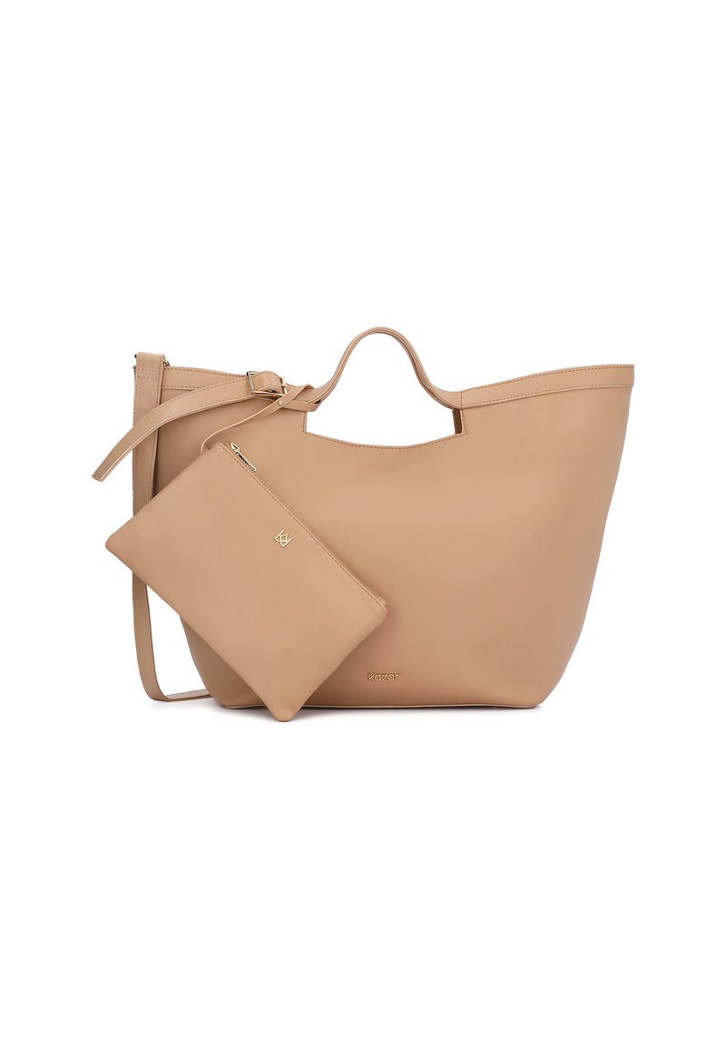 Borsa tote in pelle beige con apertura ampia, dotata di una pochette abbinata removibile; texture liscia e design minimalista.