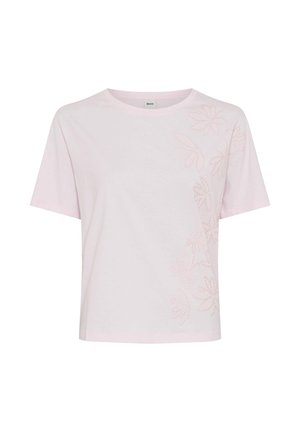 T-shirt rose pâle à manches courtes avec encolure ronde et broderie florale subtile le long du côté droit à l'avant et sur la manche.