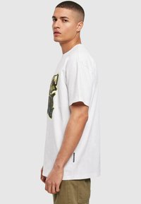Southpole GRAPHIC - T-shirts med print - white