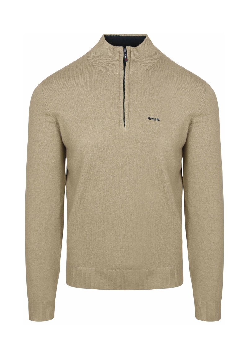 Beige rits-nekkpull met lange mouwen. Soepele gebreide textuur, geribbelde manchetten en zoom. Bevat een klein donker logo op de linkerkant van de borst.