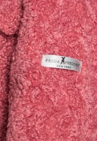 Frieda & Freddies Cappotto corto - light pink