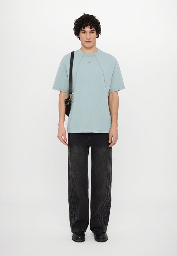 MILLBANK - Basic T-shirt2