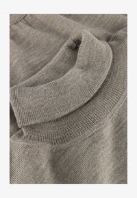 Unselected, taupe
