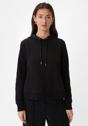 Schwarzer Kapuzenpullover aus weichem Stoff, mit Kordelzugkapuze, gerippten Bündchen und einem lässigen Schnitt mit leicht abgerundetem Saum.