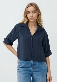 Unausgewählt, dark blue
