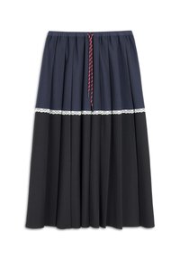 Een gelaagde rok met een donkerblauwe bovenkant, een witte kanten accent in het midden en een zwarte onderkant. Elastische tailleband met trekkoord.