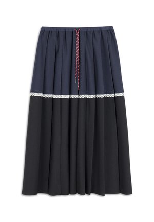 Una gonna a strati con una parte superiore blu scuro, un accento di pizzo bianco al centro e una parte inferiore nera. Vita elastica con cordino.
