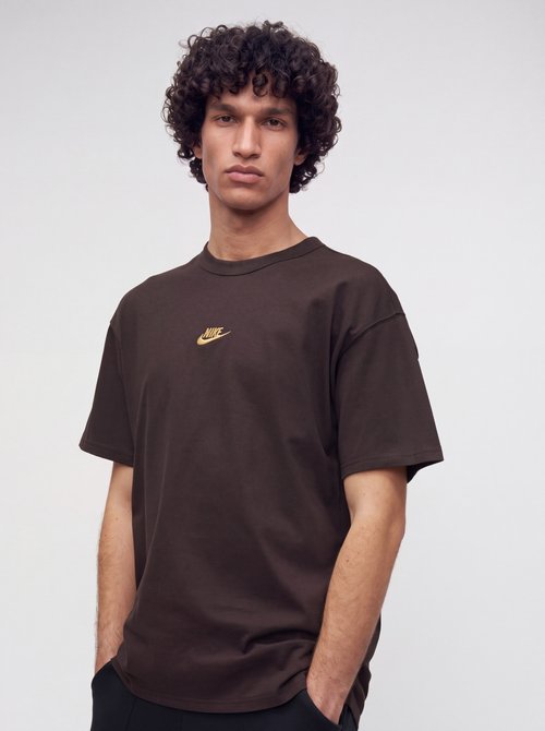 Nike M NSW TEE LSE PREM ESS SUST - Basic T-shirt - velvet brown/gold-coloured — photo 4