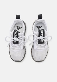 adidas Performance KAPTIR 3S UNISEX - Treenikenkä - footwear white/core black/grey one