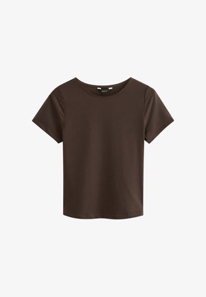 Tricou maro închis, cu mânecă scurtă, guler rotund, tiv drept și etichetă pe guler.