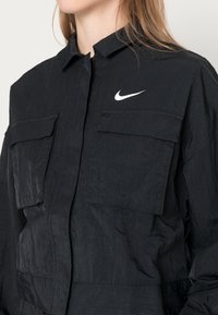 Nike Sportswear Casaco de verão - black