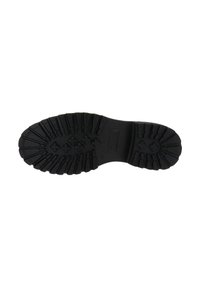 Suela de bota de goma negra con surcos profundos y patrones distintos, que presenta ranuras elevadas para mayor tracción y un diseño de tacón plano.