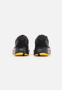 adidas Performance DURAMO SL W - Tenisice za cestovno trčanje - core black/zero metallic/spark