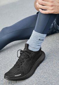 FREE RN FK NEXT NATURE - Väglöparskor - black/anthracite