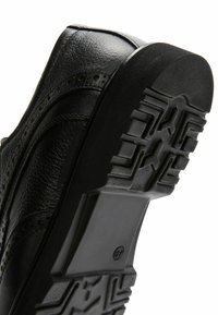 Derimod Derbies - black