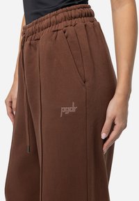 Pegador DRIESA - Tepláky - heavy washed hazel brown
