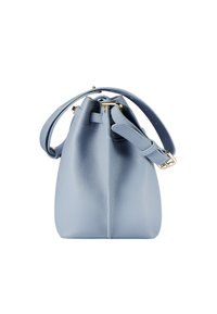 Borsa a secchiello in pelle texturizzata blu chiaro con tracolla regolabile, hardware dorato e chiusura con coulisse.