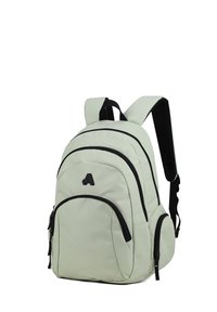 Zaino verde chiaro con cerniere nere, compartimenti multipli, spallacci imbottiti e un logo sulla parte anteriore. Tessuto di texture liscia.