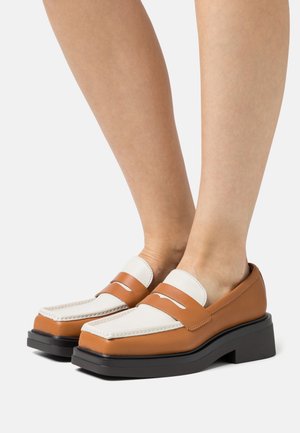 Marks & Spencer, Chaussons - off-white