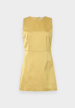 Vestido amarelo sem mangas com decote arredondado, tecido estruturado e detalhes de costura na cintura e laterais, com fecho de correr nas costas.