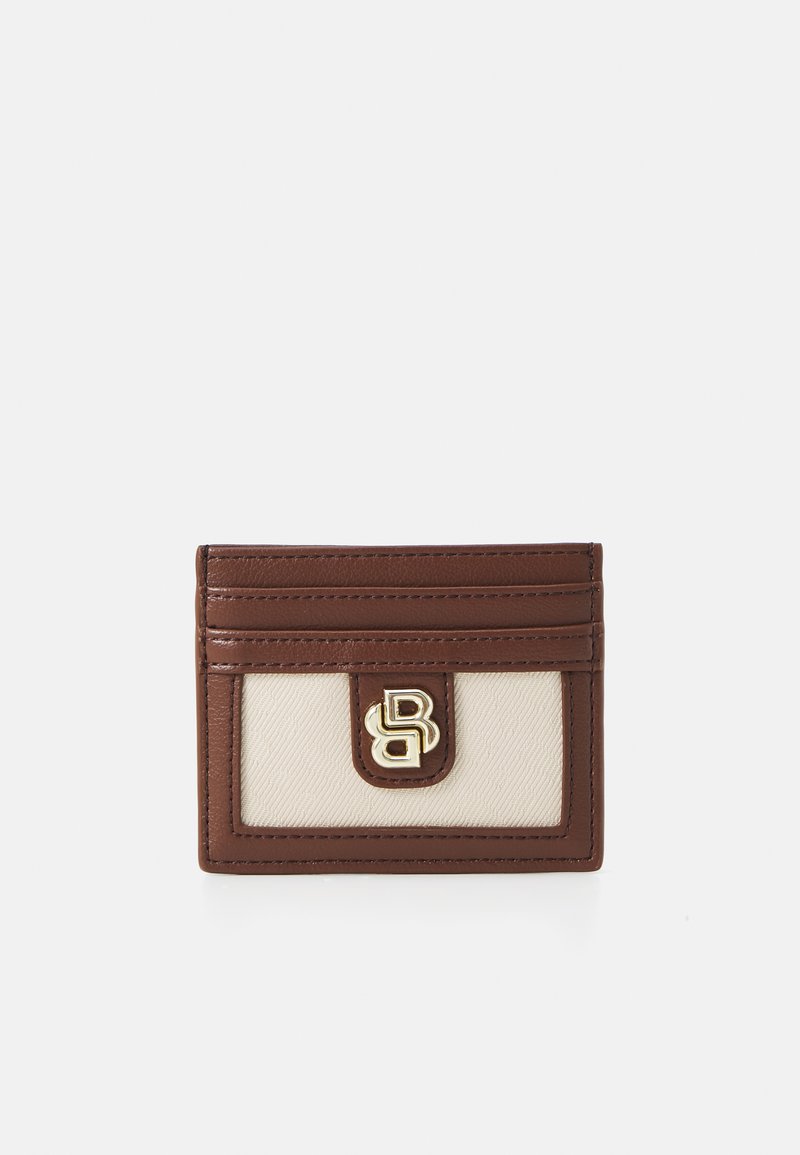Portadocumenti marrone e crema, in pelle con una superficie liscia, caratterizzato da un accento di logo dorato e più scomparti per carte sul fronte.