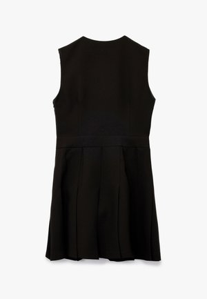 Ärmelloses schwarzes Kleid mit einem taillierten Oberteil, gefälteltem Rock und glattem Stoff. Rückansicht zeigt Nahtdetails und keine Verschlüsse.