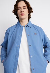 Dickies OAKPORT COACH - Poletna jakna - coronet blue