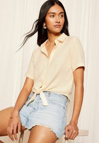 Friends Like These SHORT SLEEVE CRINKLE FRONT - REGULAR FIT - Camicia - cream