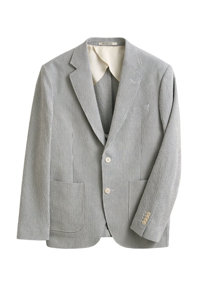 Lys grå og hvid slim fit blazer med fine lodrette striber, to forlommer, notch revers, to knapper og fire knapper ved manchetterne.