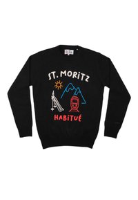 Zwarte trui met vrolijke borduursels van bergen, een zon, ski's en een trein, met de teksten "ST. MORITZ" en "HABITUÉ" in contrasterende kleuren.
