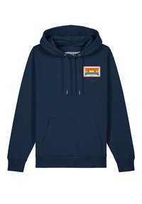 Donkerblauwe hoodie met een voorkantzak, voorzien van een retro cassettebandje grafiek in oranje, geel en turquoise op de bovenste linkerkant van de borst.