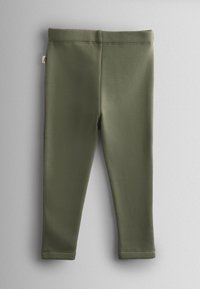 Olivno zeleni leggingi iz mehkega materiala, z raztegljivim pasom in prilagojeno zasnovo, brez vidnih vzorcev ali dodatkov.