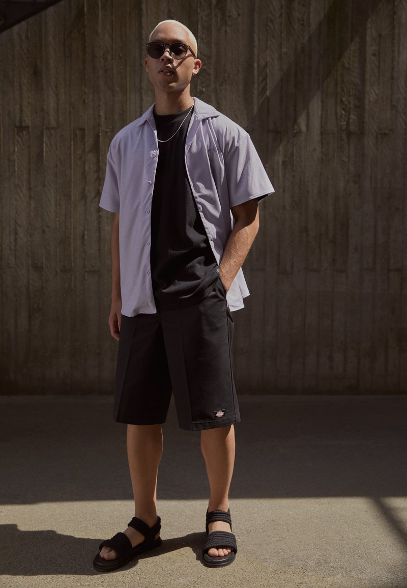 Edwin OVERSIZE BASIC UNISEX - Lihtne T-särk - black