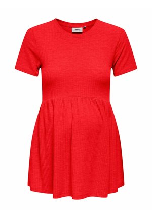Czerwona, krótka sukienka ciążowa z marszczoną talią i rozkloszowanym dołem, wykonana z miękkiego, teksturowanego materiału. Prosty, okrągły dekolt.