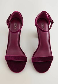 Non sélectionné, new berry red velvet
