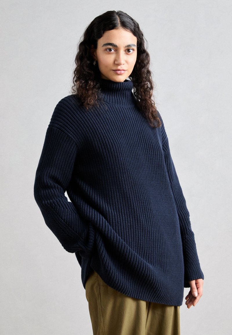 Marc O'Polo LONGSLEEVE STAND UP COLLAR - Strikkegenser - deep blue sea