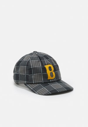 Dark gray and black plaid baseball cap with a yellow embroidered letter B on the front, displayed on a white background.