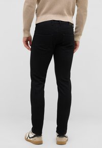 Mustang - Jeansy Slim Fit