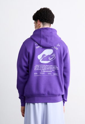 Nike Sportswear CLUB RUN REISSUE - Collegepaita - wild grape/ghost