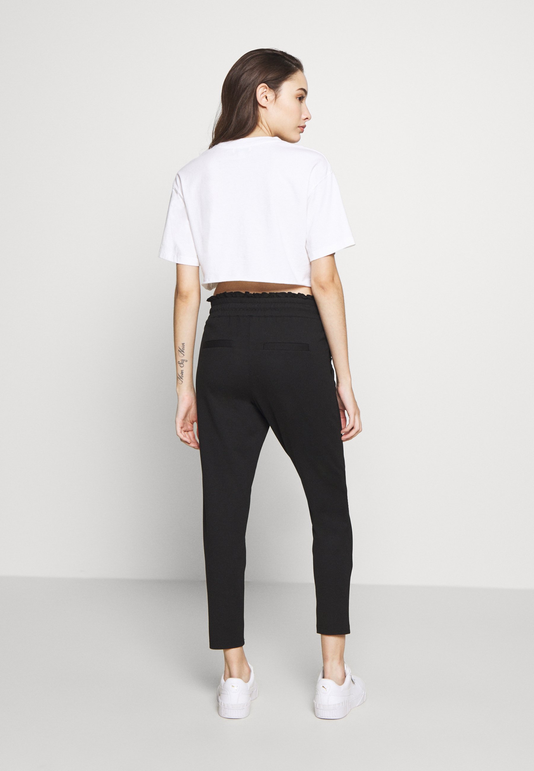 ONLPOPTRASH EASY FRILL PANT Bukse black ONLPOPTRASH EASY FRILL PANT Bukse black