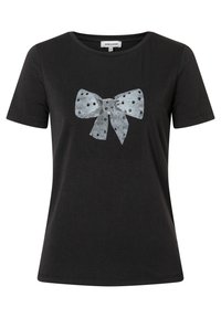 Zwart t-shirt met een zilver-zwart polkadot strikontwerp met een gestructureerde afwerking, korte mouwen en een ronde halslijn.