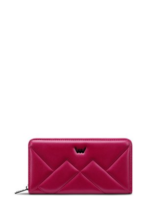 Fuchsia leather wallet featuring a quilted design with triangular patterns and a black logo. Zipper closure with a smooth texture.