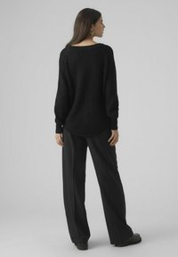 Vero Moda Džemper - black
