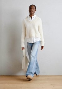 UGG MINI BAILEY BOW II - Vinterstøvler - sand